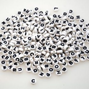 Plastpärlor ABC rund vit/svart 500/FP